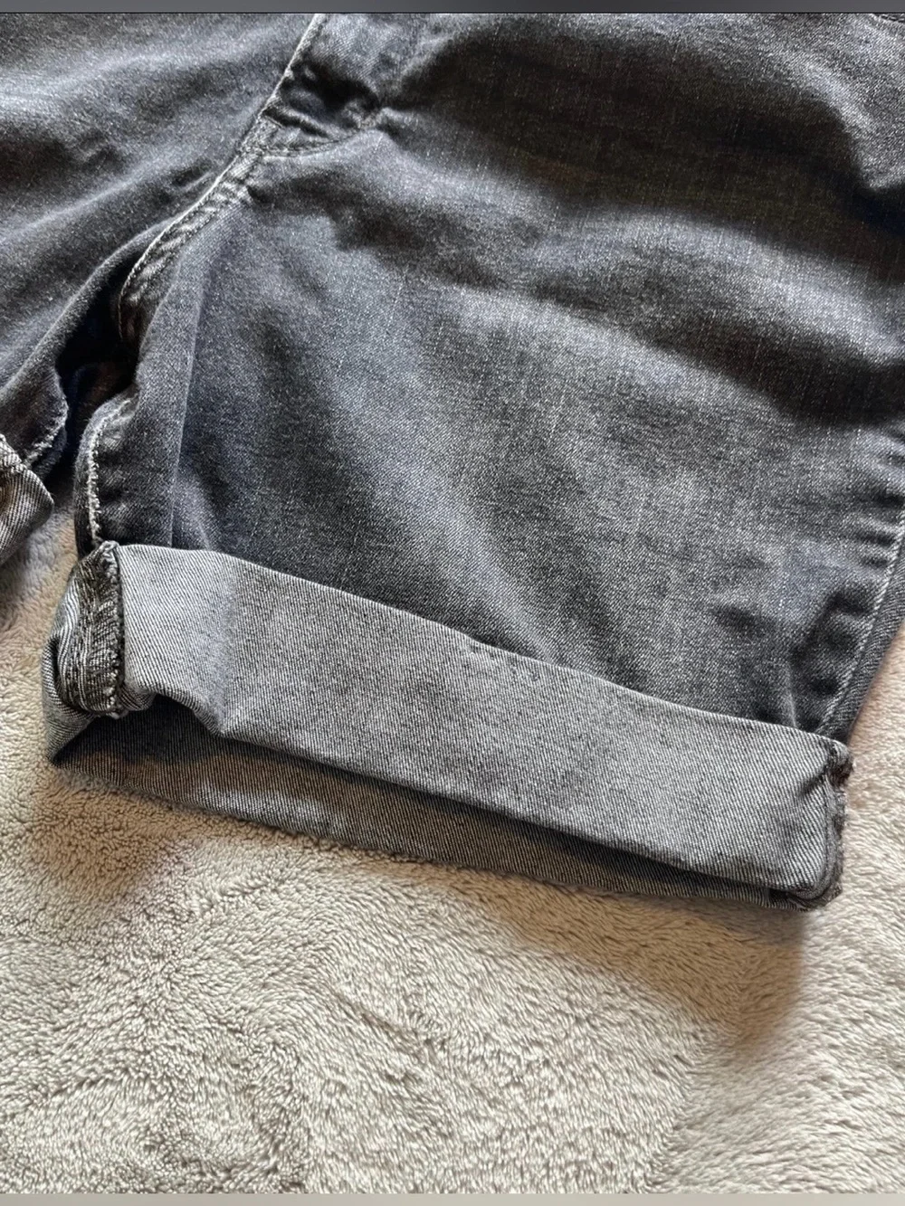 Black Levi Strauss 721 High Rise Skinny Shorts Women’s Size 33